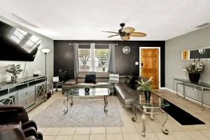 Cozy Getaway with Massage Chair and Firepit - 莱克威尔士