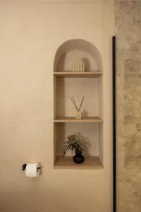 Old Town Olive Studio Apartment