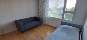 Tilava huoneisto saunalla