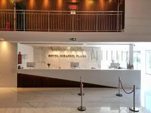 吉拉索尔广场酒店 - 帕尔马斯