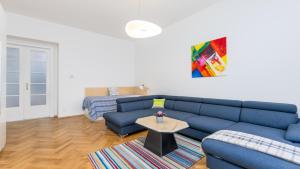 Palisady Charm - Stylish High Ceiling, Downtown, Parking