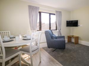 Flat 32 - Marine Court