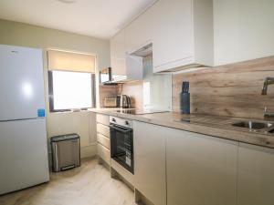 Flat 32 - Marine Court