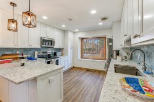 Waterfront Cabin on 32 Acres in Leesburg!