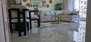 Aqua Seaview apartment