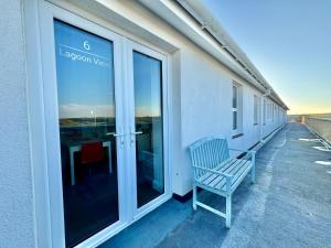 Lagoon View - Sea View- Pet Friendly - 2 Bed Apt - En-suite