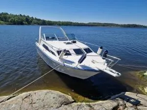 6 coops American big boat near the subway - Lidingö