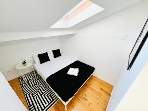 The Sarmento House - NO 2D - Historical Two-Bedroom Apartment