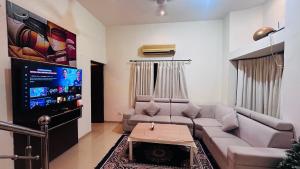 Golden Sun ray beach villa