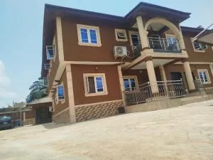Exclusive Mana Cola Estate Villa - Ajegunle