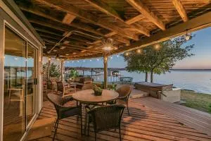 Lone Star Lake Cottage-NEW Trex Deck, boat dock - Kemp