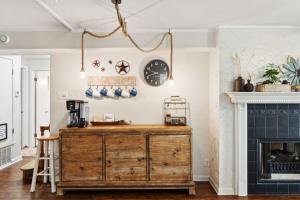 Lone Star Lake Cottage-NEW Trex Deck, boat dock