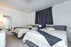 Direct access to the beach, pool and parking 3T