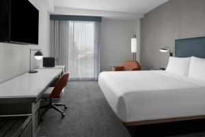 King Room room in Four Points by Sheraton San Jose Airport