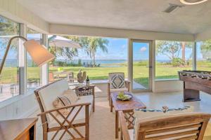 Waterfront Lake Dora Escape with Private Dock and Slip - 3hvězdičkové hotely ve městě Tavares