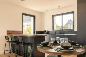 Maisons de vacances Maison contemporaine Plescop : photos des chambres