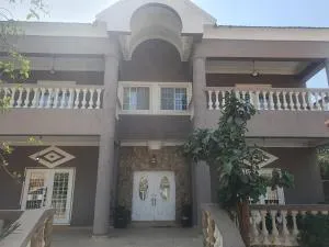 Luxury 4 bedroom Compound with Spa & Pool - Trankill