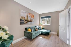 Travard Heathrow 382