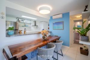 Lindo Apto em Cond. c Piscina no Litoral CQS0004