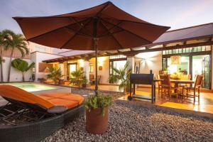 private Pool, walk to malecón, 2 BR estilo hacienda