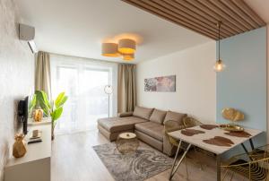 Lakeside 101 Apartment