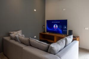 Villa Kiin Ha - Luxurious 5-BR Villa with Swim-Up Pool