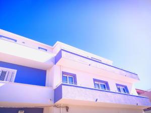 50 meters from the blue img25