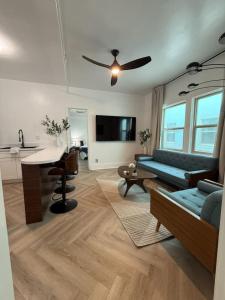 203 Vintage Escape in a 1930s Gem HA