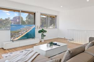 1Mins to Pinelands Plaza 4BR Chic Family Retreat