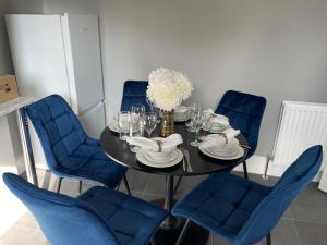 Chalkwell Aparthotel Short & Long Stays Welcome, Leisure , Relocation , Business Stays , Contractors