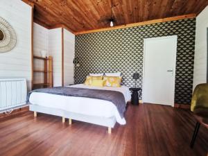 Maisons de vacances Les Pyrenees au bord de l-eau, de 2 a 7 personnes : photos des chambres