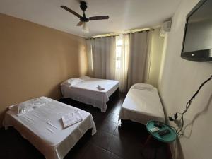 Casa Quintal Setor Bueno! 5 quartos com ar split e internet ultra! 4 vagas de garagem! Bem localizado! Marista Parques Areião e Vaca Brava Hospital Premium Mater Dei Smart e Blue Fit Perdomo Goiânia Shopping!