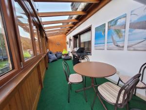 10 Min zur Altstadt, Scheunen Ferienwohnung, Sternenhimmel im Wintergarten mit Grill, Lift und Kino