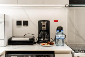 New JVC 1BR with 29th Floor View - Calm and Kid-Ready