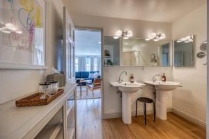 221CL 221 Claressa Ave