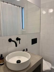 Mosaikon Guesthouses #Miltiadou Str