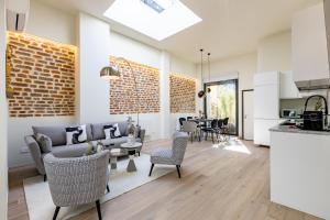 Villa Loft in Milan with Private Terrace & Jacuzzi