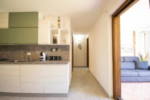 Veranda with Jacuzzi & BBQ 1 minute from the Beach img5