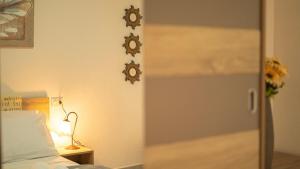 Veranda with Jacuzzi & BBQ 1 minute from the Beach img23