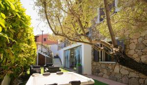 Veranda with Jacuzzi & BBQ 1 minute from the Beach img33