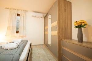 Veranda with Jacuzzi & BBQ 1 minute from the Beach img57