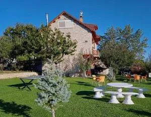 Villa Tomorrow - Ujanik