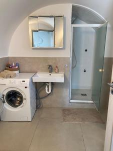 Schöne moderne renovierte Einliegerwohnung mit Terrasse