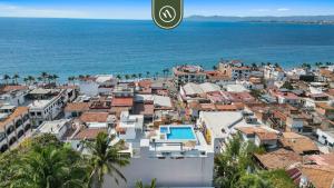 Luxury 2 BR - Downtown - Pool - Sunset in Terrace