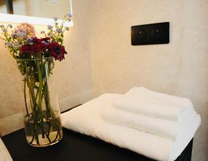 B&B / Chambres d'hotes Suite Jacuzzi privatif Li Li et Rose : photos des chambres