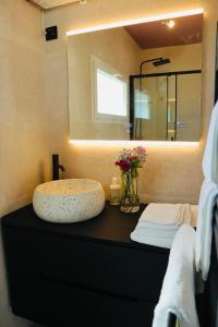 B&B / Chambres d'hotes Suite Jacuzzi privatif Li Li et Rose : photos des chambres