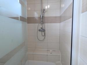 Appartements Gite Neuf et Confortable avec Terrasse, Proche Lacs et Skis a Xonrupt-Longemer - FR-1-589-218 : photos des chambres