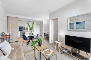 Modern Cozy Inner City 1brd Apartment near F1 track