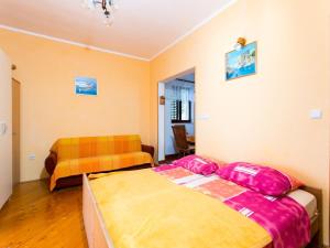 Apartments Neve - Two-Bedroom Apartment with Balcony and Sea View