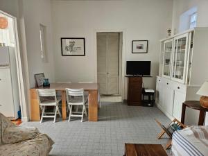 Arcachon: Charmante Maison T3 Proche Plage et Commerces, 2 Chambres, Wi-Fi, Idéale Familles - FR-1-319-35